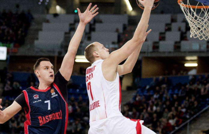 埃因霍温训练开放日;冲刺阶段豪取连胜引欢呼;欧篮联在即;医务组通报恢复 埃因霍温训练开放日;冲刺阶段豪取连胜引欢呼;欧篮联在即;医务组通报恢复